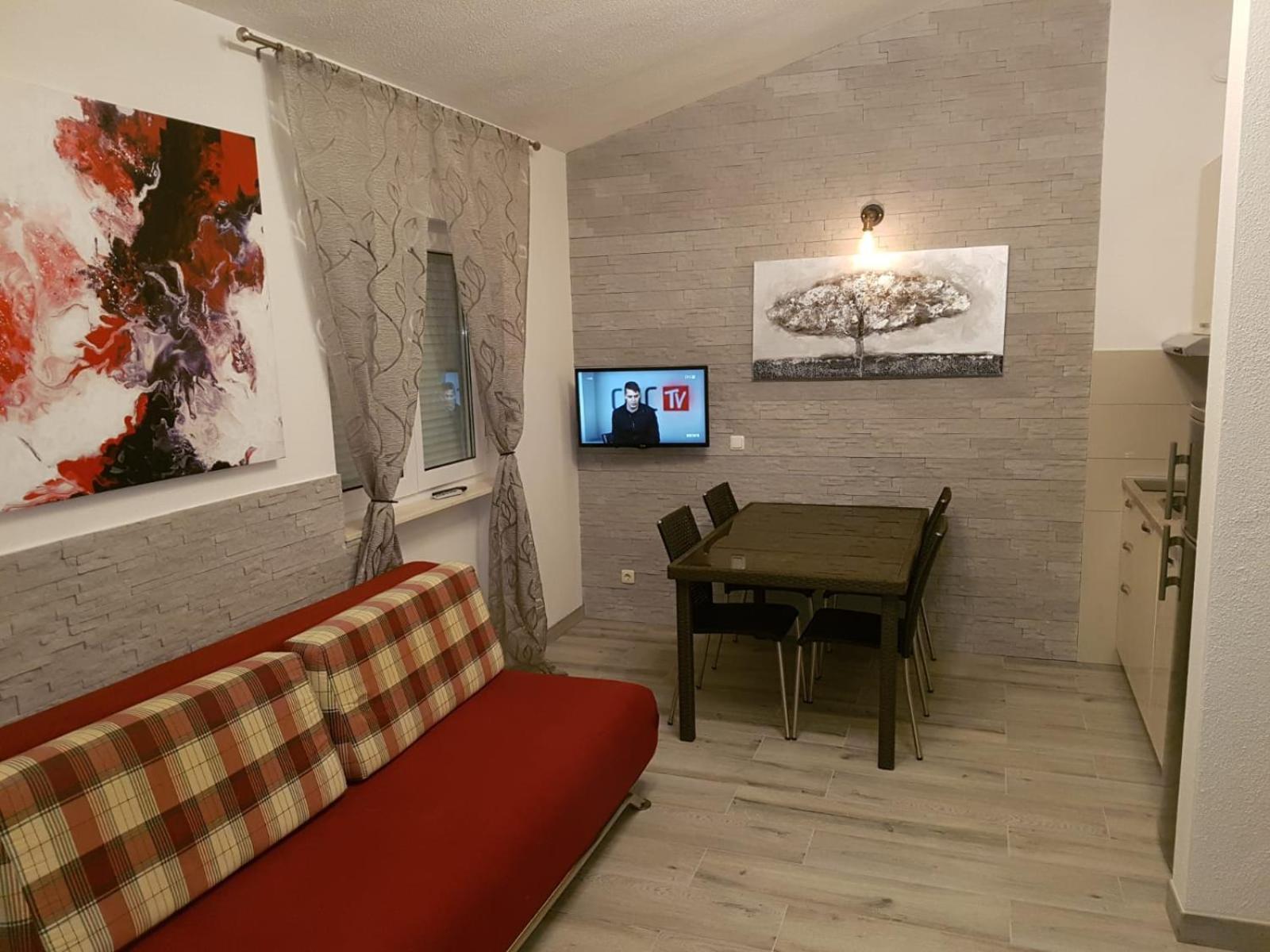 Apartments Marina โตรกีร์ ภายนอก รูปภาพ