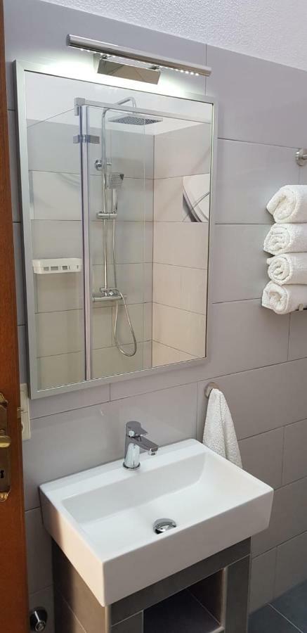 Apartments Marina โตรกีร์ ภายนอก รูปภาพ