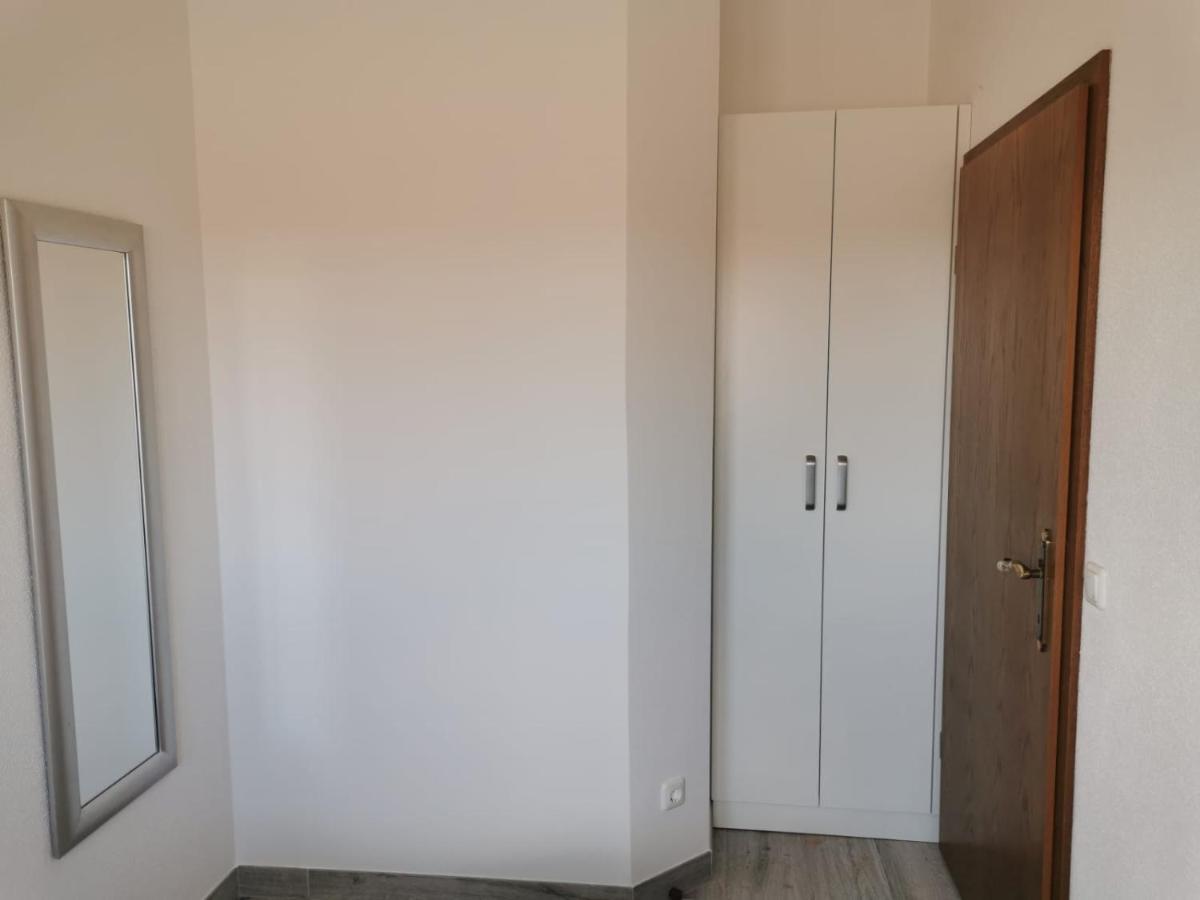Apartments Marina โตรกีร์ ภายนอก รูปภาพ