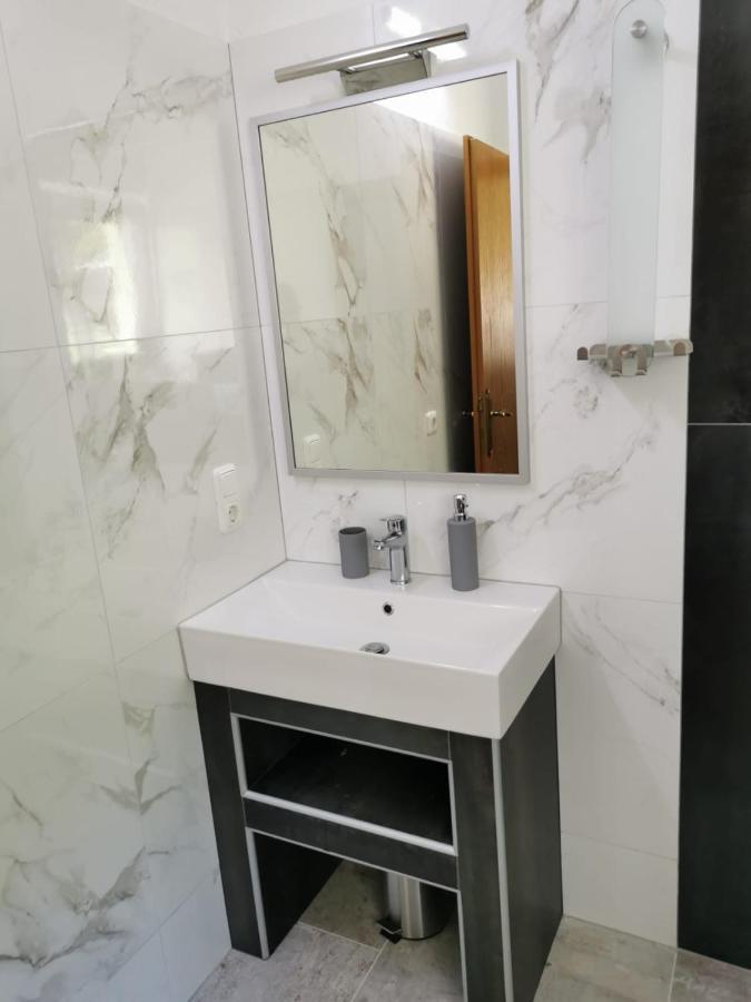 Apartments Marina โตรกีร์ ภายนอก รูปภาพ